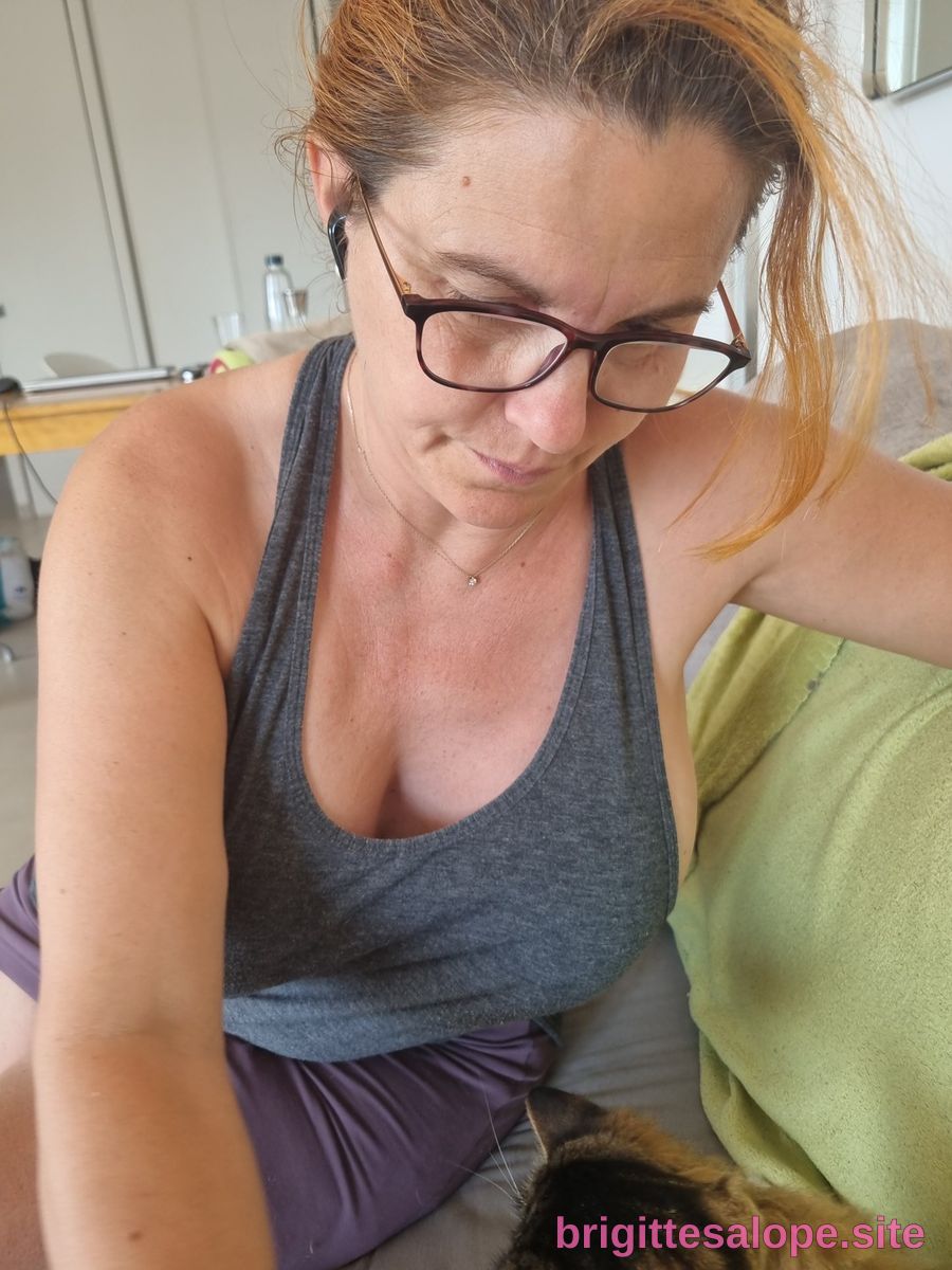 Autoportrait intime (photo 430) — Brigitte la Salope