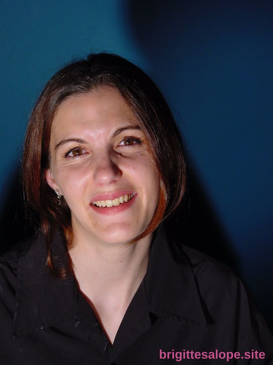 Portrait de femme souriante — Brigitte la Salope