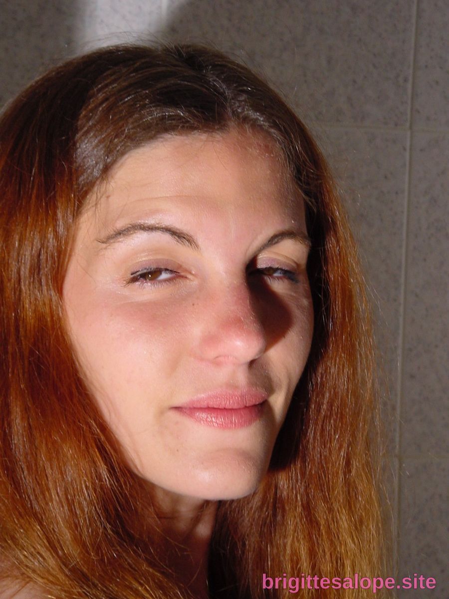 Portrait de femme (photo 1060) — Brigitte la Salope