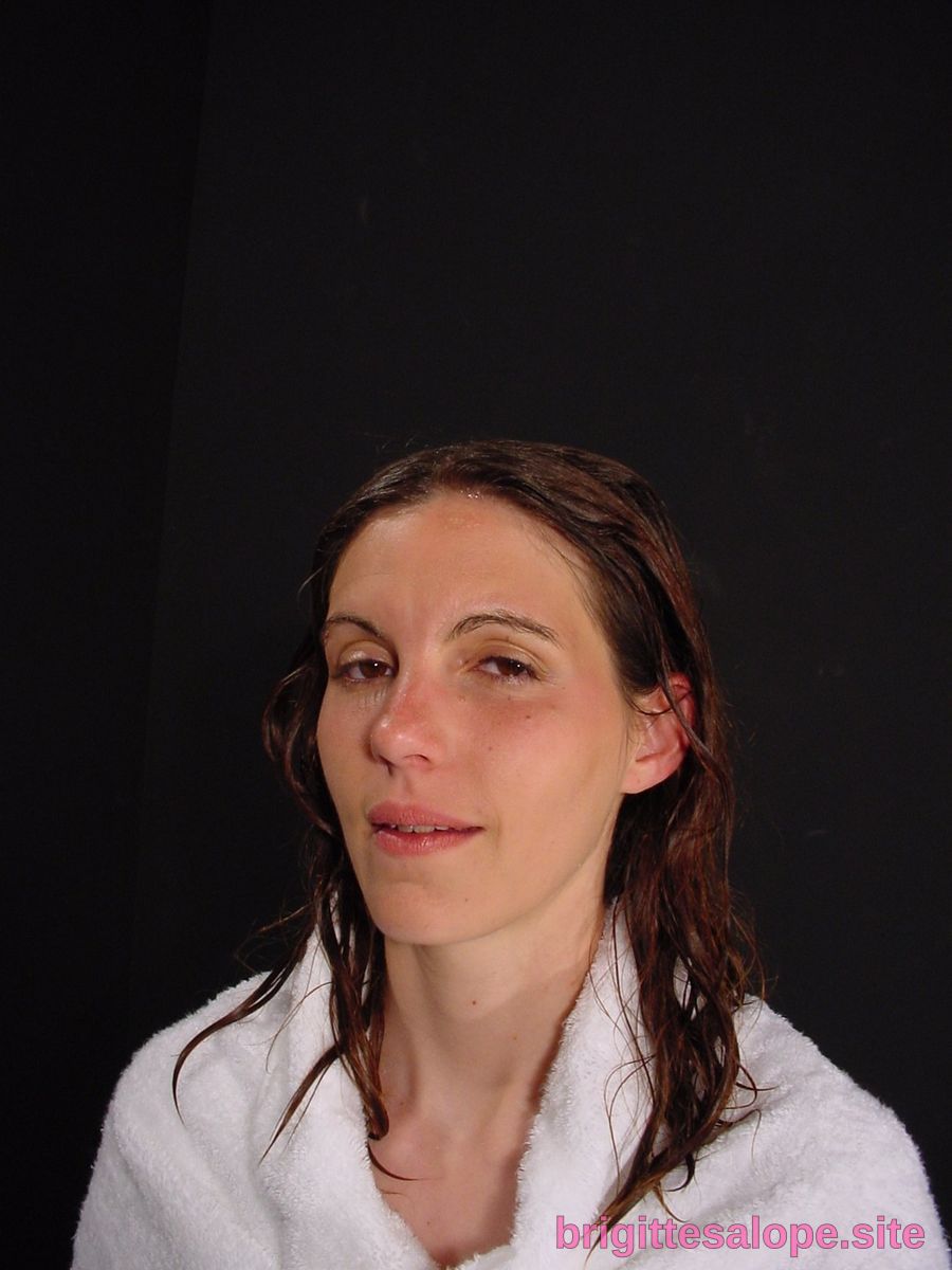 Portrait humide (photo 1107) — Brigitte la Salope