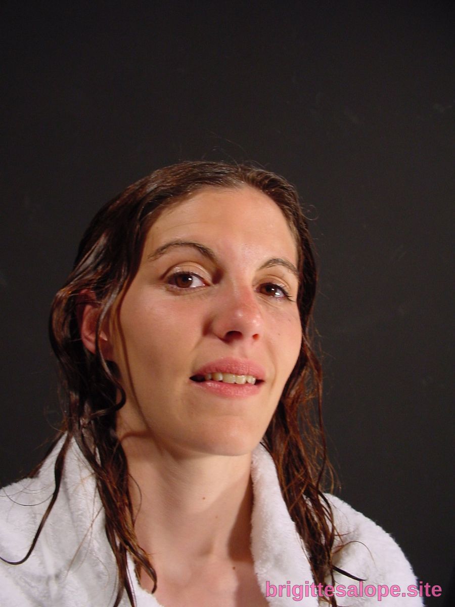 Portrait humide (photo 1110) — Brigitte la Salope
