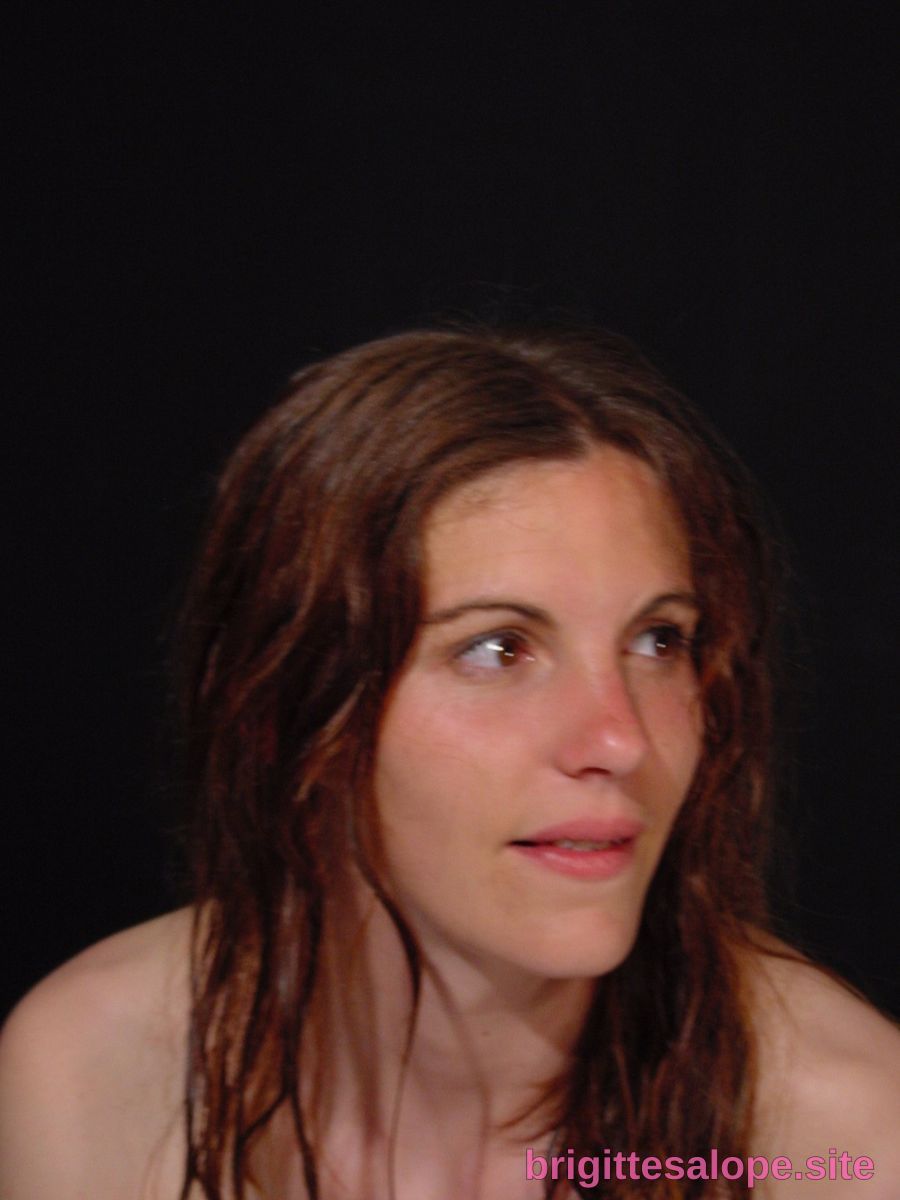 Portrait de femme (photo 1157) — Brigitte la Salope