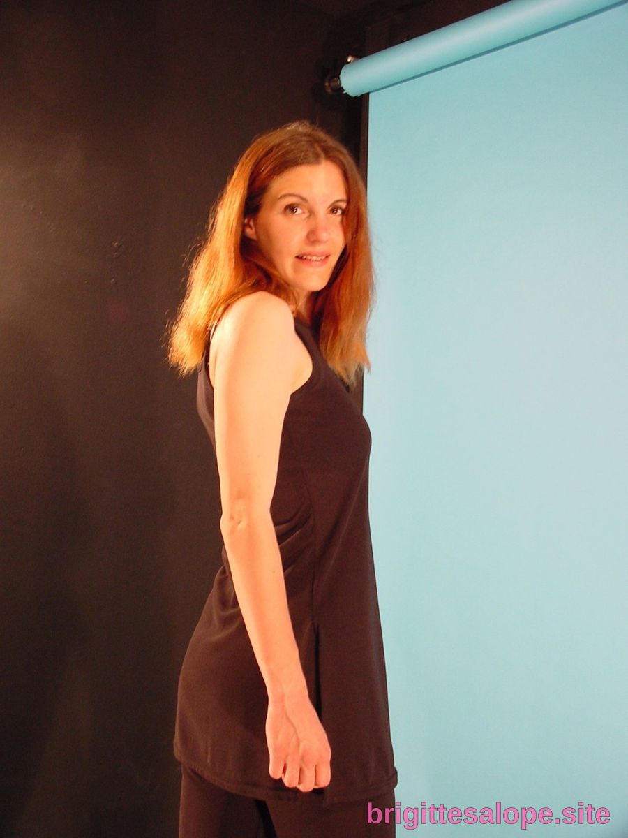 Femme au regard direct (photo 1204) — Brigitte la Salope