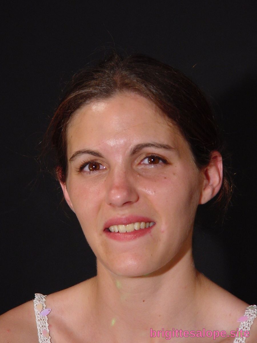 Portrait de femme (photo 1343) — Brigitte la Salope