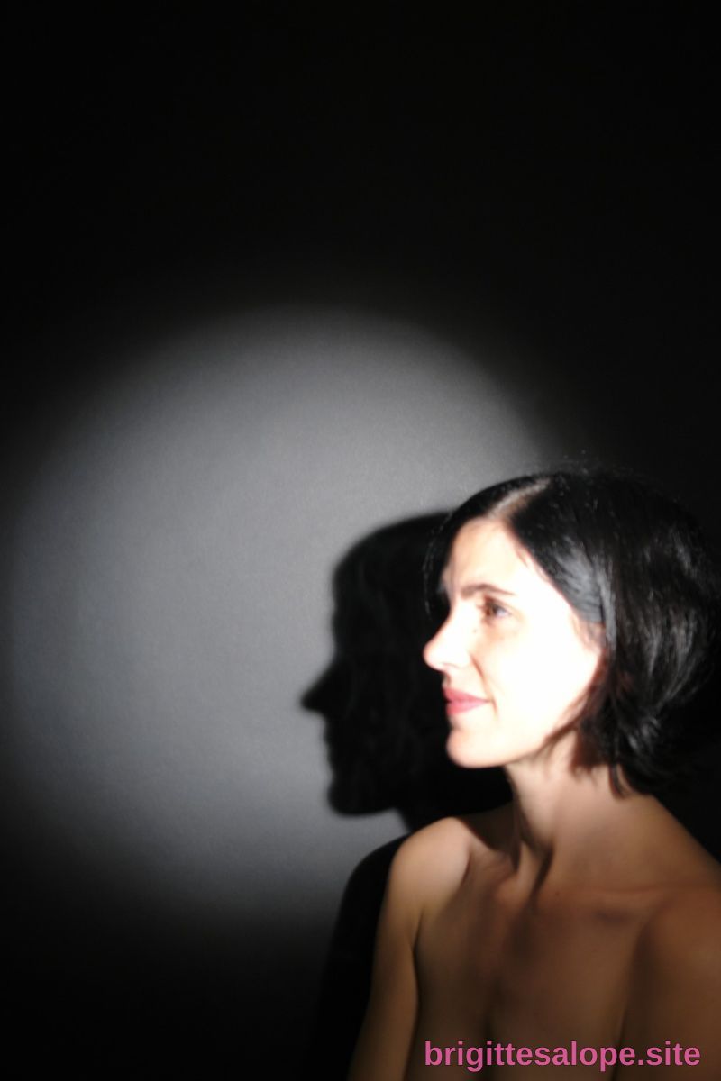 Portrait en ombre — Brigitte la Salope