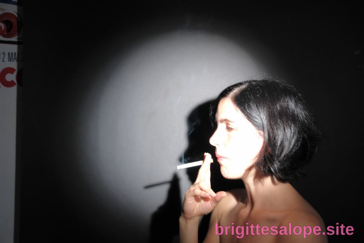 Portrait nocturne (photo 1524) — Brigitte la Salope
