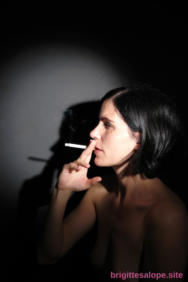 Portrait sombre (photo 1535) — Brigitte la Salope