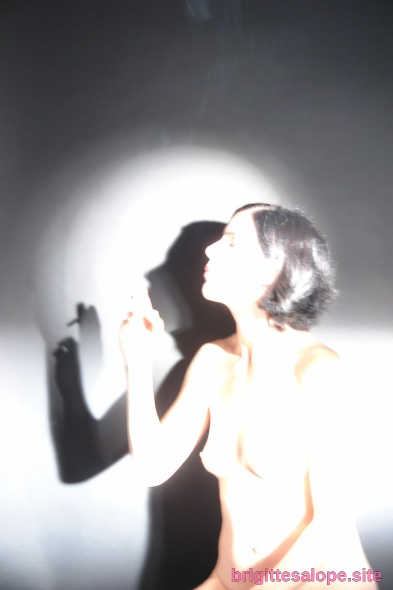 Silhouette musicale intense — Brigitte la Salope