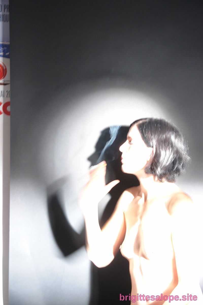 Éclat de lumière sur la peau (photo 1559) — Brigitte la Salope