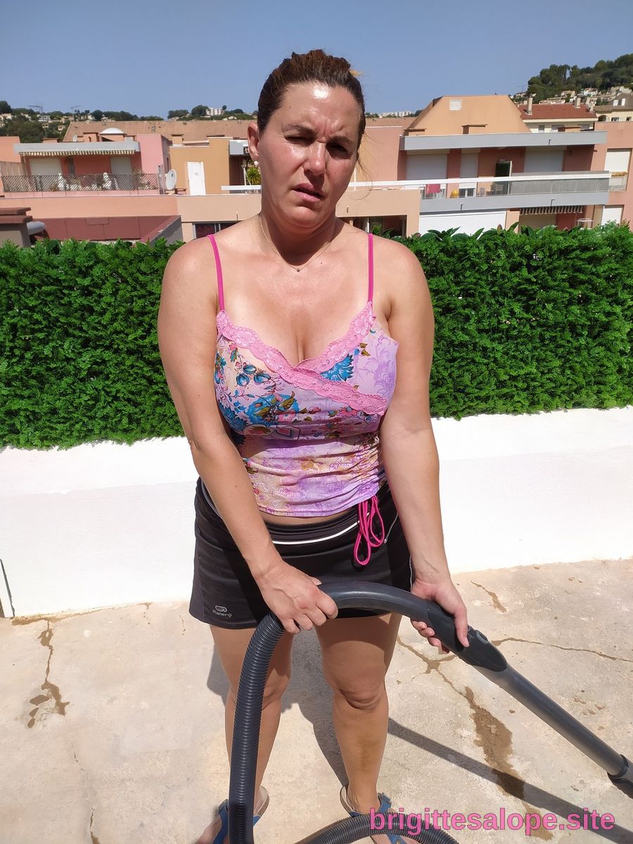 Étape de gymnastique en extérieur — Brigitte la Salope