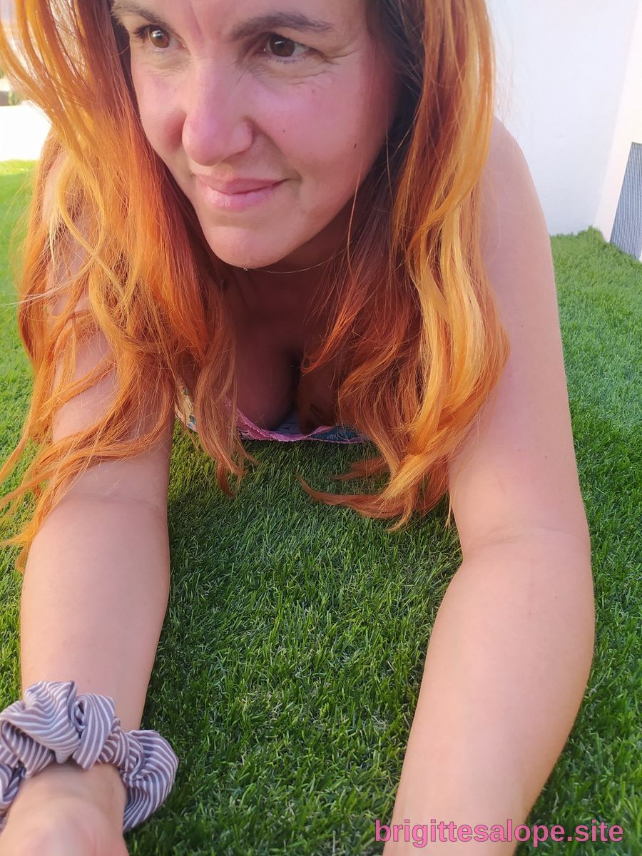Récrée dans le jardin — Brigitte la Salope