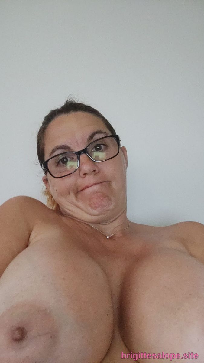 Autoportrait mature nue — Brigitte la Salope