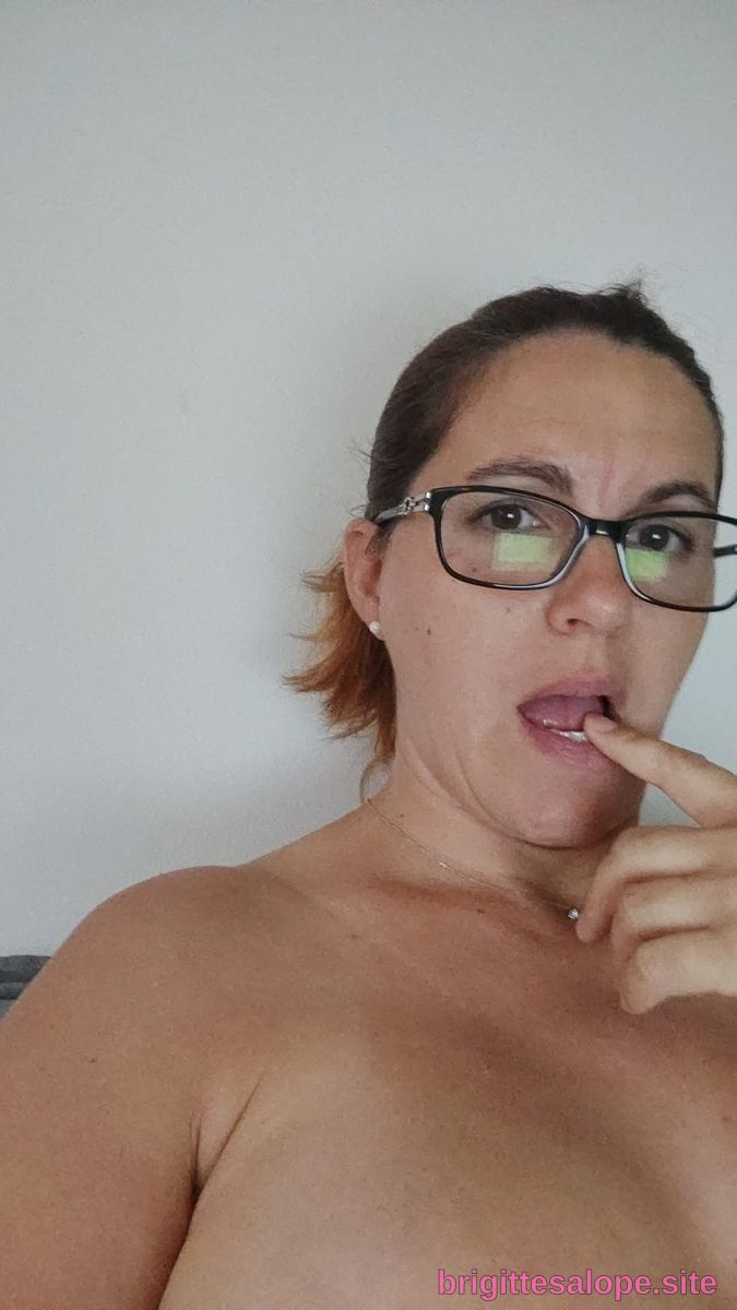 Autoportrait sensuel (photo 2313) — Brigitte la Salope