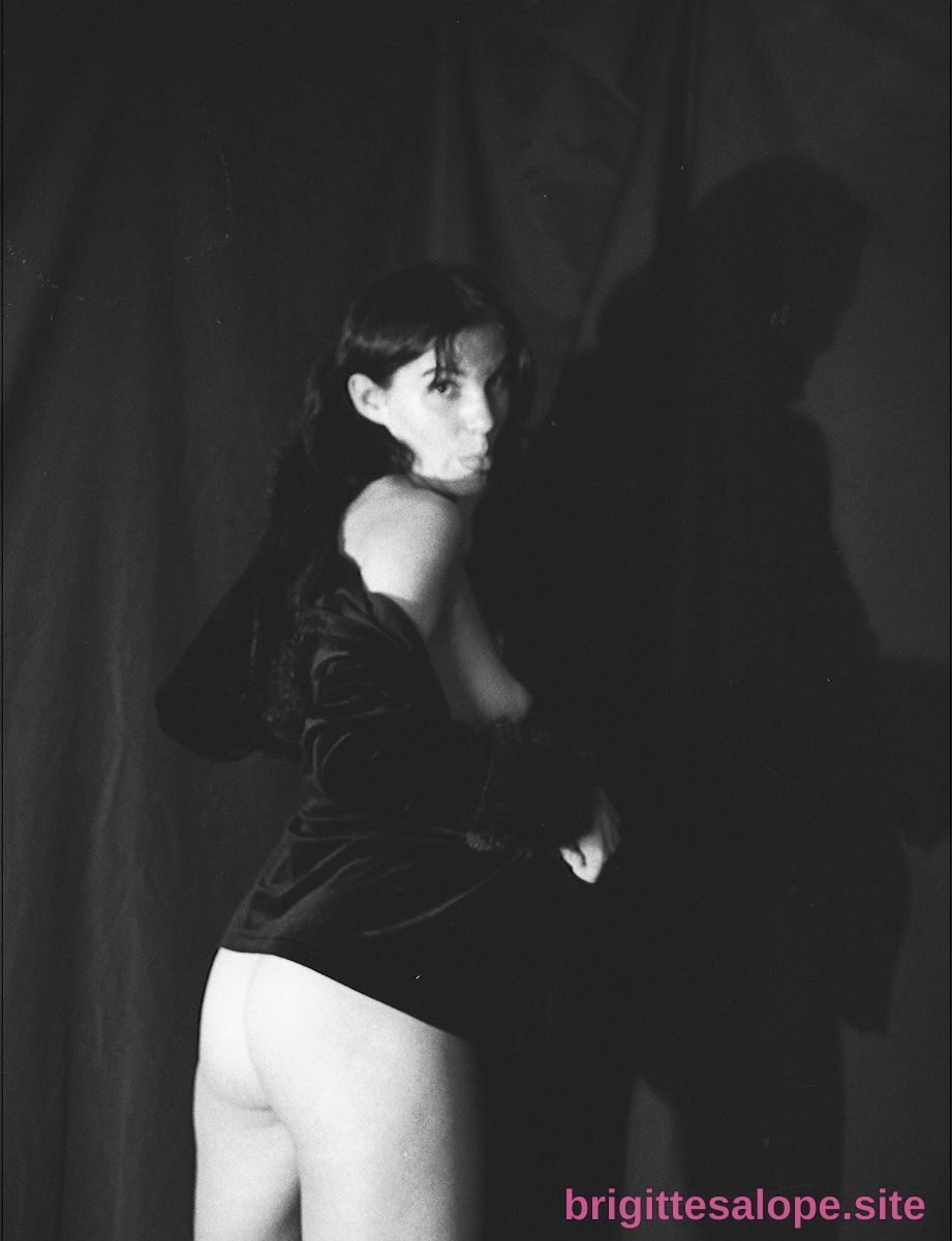 Shadow et Lumière (photo 2367) — Brigitte la Salope