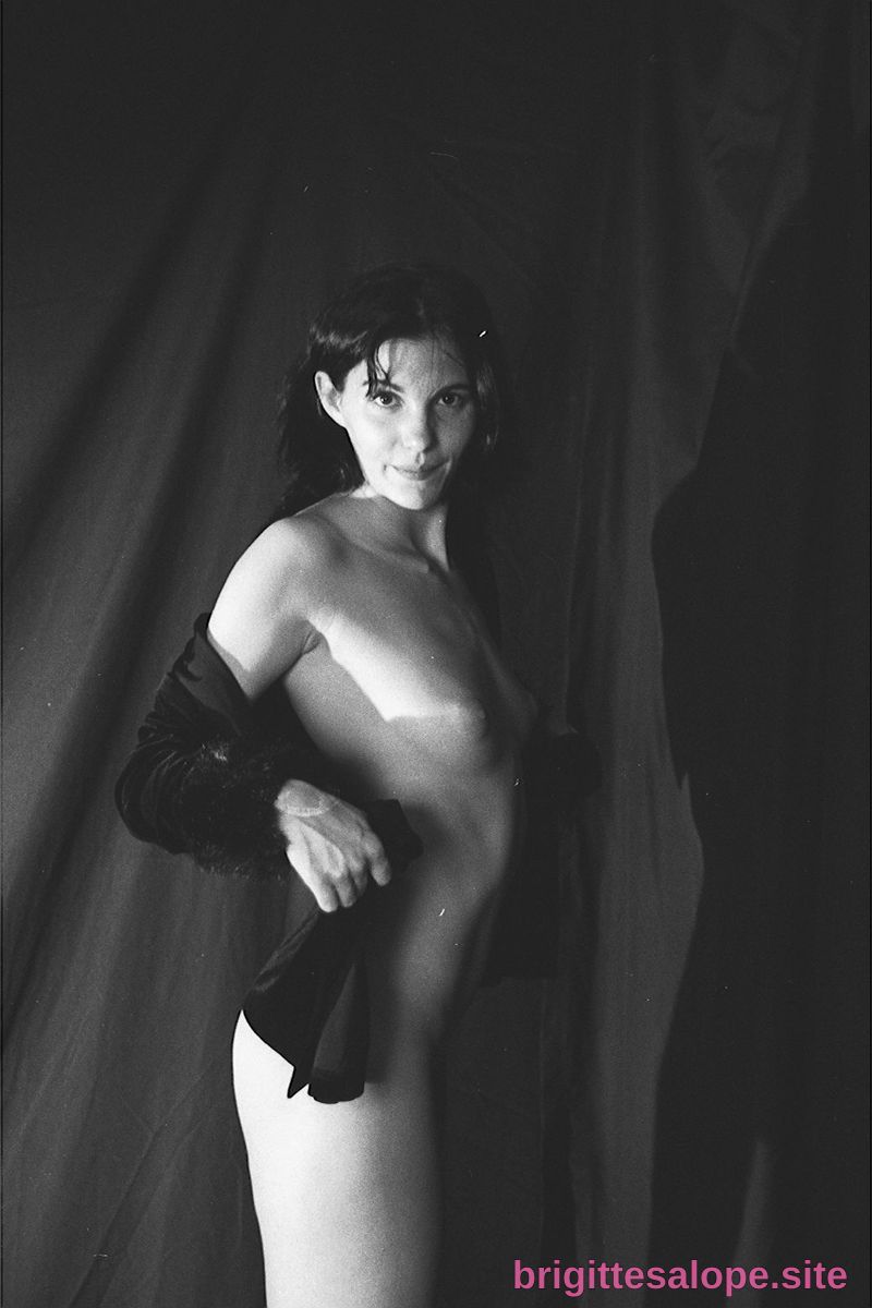 Nu en noir et blanc (photo 2368) — Brigitte la Salope