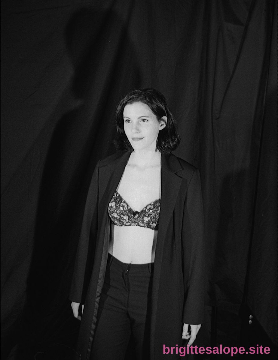 Portrait noir et blanc (photo 2409) — Brigitte la Salope