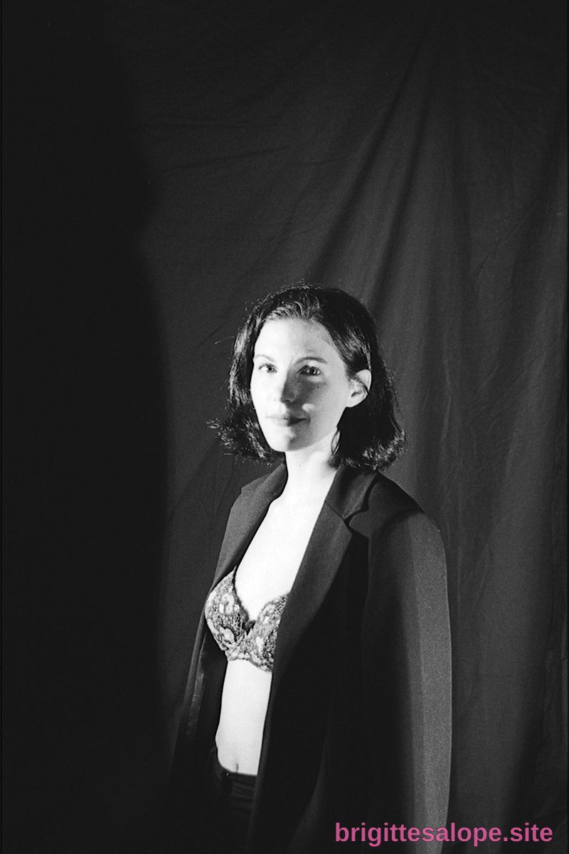 Portrait noir et blanc (photo 2411) — Brigitte la Salope