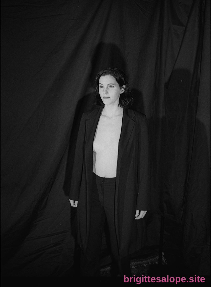 Portrait noir et blanc (photo 2413) — Brigitte la Salope