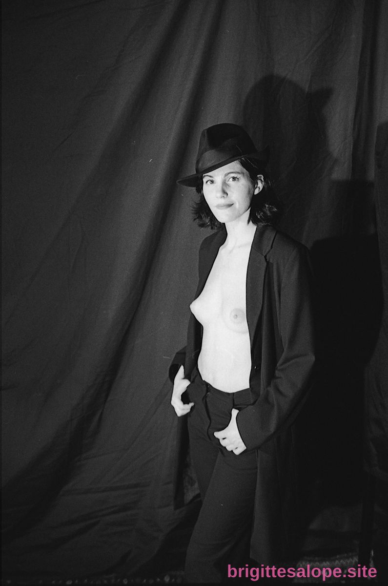 Portrait noir et blanc (photo 2415) — Brigitte la Salope