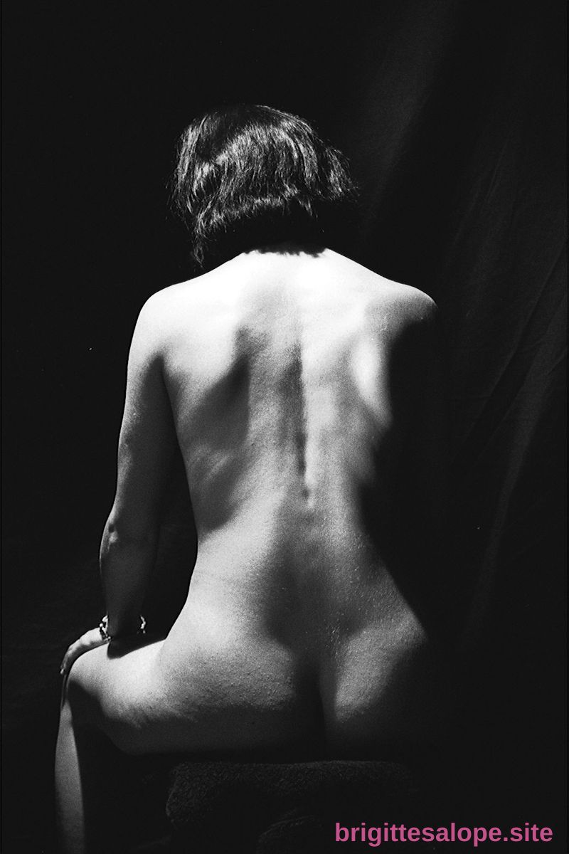 Nu en noir et blanc (photo 2431) — Brigitte la Salope