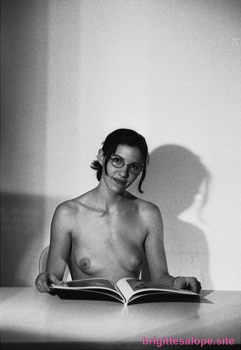Nu à la lumière blanche — Brigitte la Salope