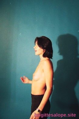 Portrait en profil — Brigitte la Salope