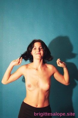 Topless en pose de boxe — Brigitte la Salope