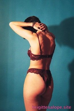 Femme en lingerie noire (photo 2689) — Brigitte la Salope