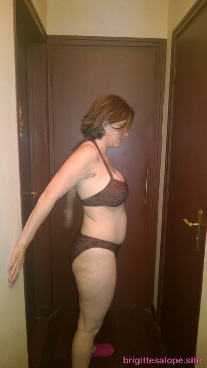 Femme en lingerie noire (photo 2775) — Brigitte la Salope