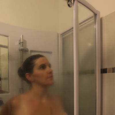 Bain mouillée — Brigitte la Salope