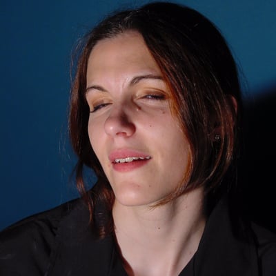 Portrait de femme close-eyes — Brigitte la Salope