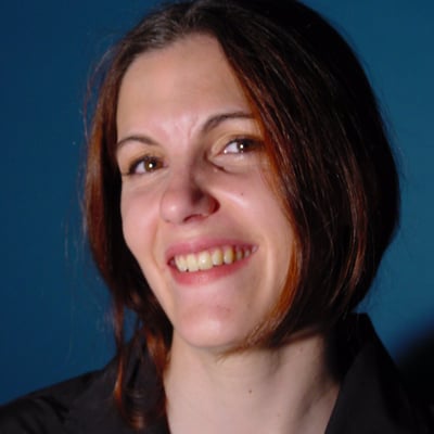 Portrait de femme souriante (photo 949) — Brigitte la Salope