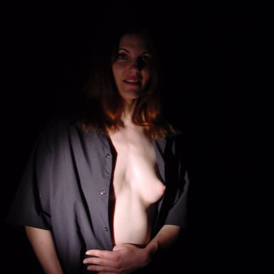Femme dans le noir — Brigitte la Salope