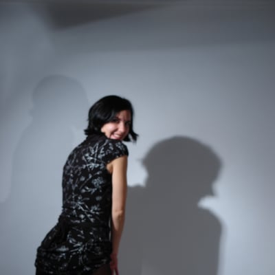 Femme en noir (photo 1417) — Brigitte la Salope