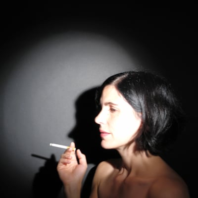 Portrait de nu dans l'ombre — Brigitte la Salope