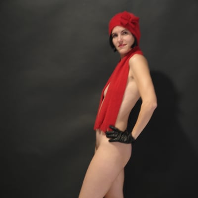 Femme en costume de scène (photo 1935) — Brigitte la Salope