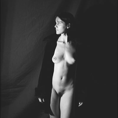 Nude dans l'ombre — Brigitte la Salope