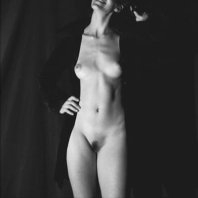 Nu dans l'ombre (photo 2347) — Brigitte la Salope