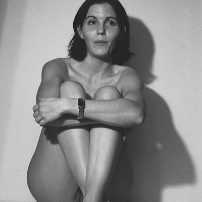 Nue sur un banc — Brigitte la Salope