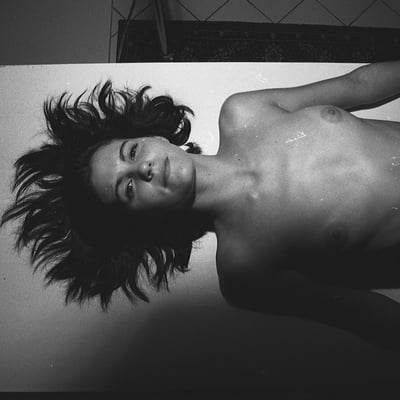 Nude en noir et blanc — Brigitte la Salope