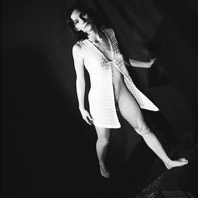 Silhouette de femme dans un dress — Brigitte la Salope