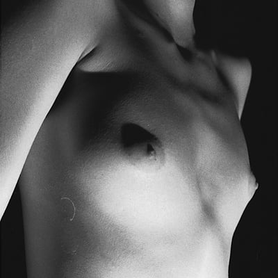 Torse masculin nu en noir et blanc — Brigitte la Salope