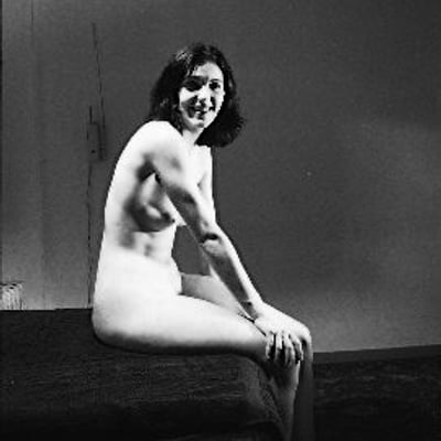 Nude sur le bord — Brigitte la Salope