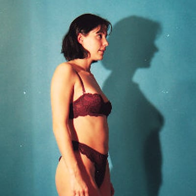 Portrait en profil (photo 2682) — Brigitte la Salope