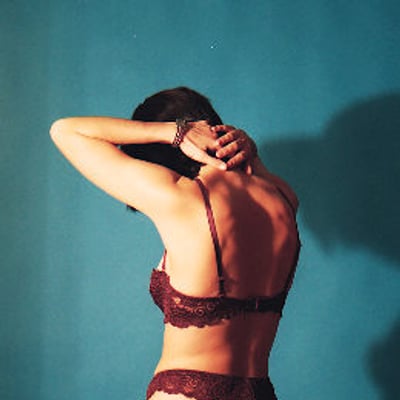 Femme en lingerie noire (photo 2689) — Brigitte la Salope