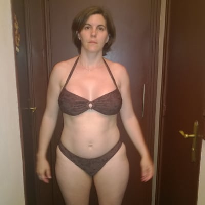 Femme mature en lingerie noire — Brigitte la Salope