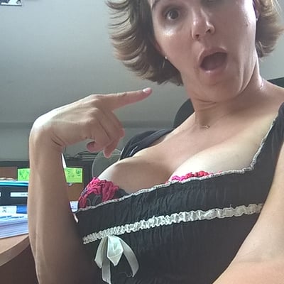Surprise exprimée — Brigitte la Salope